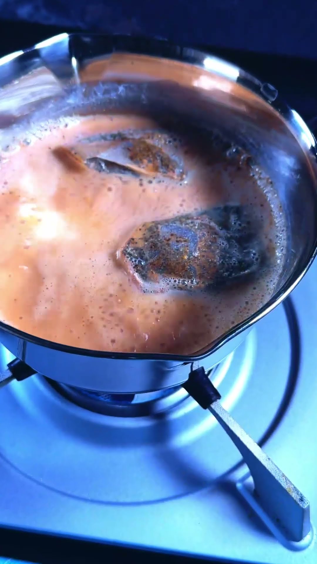 Masala Chai - indischer Gewürztee - YouTube