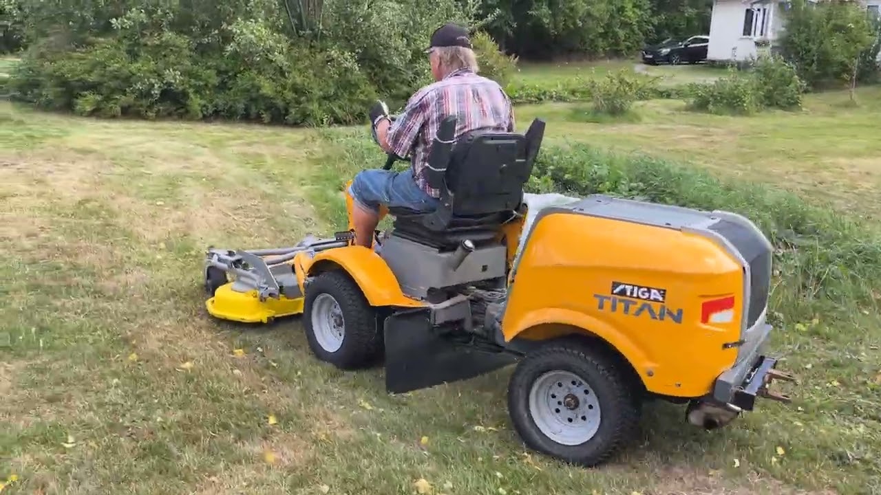 Åkgräsklippare 4x4 Stiga Titan 26B