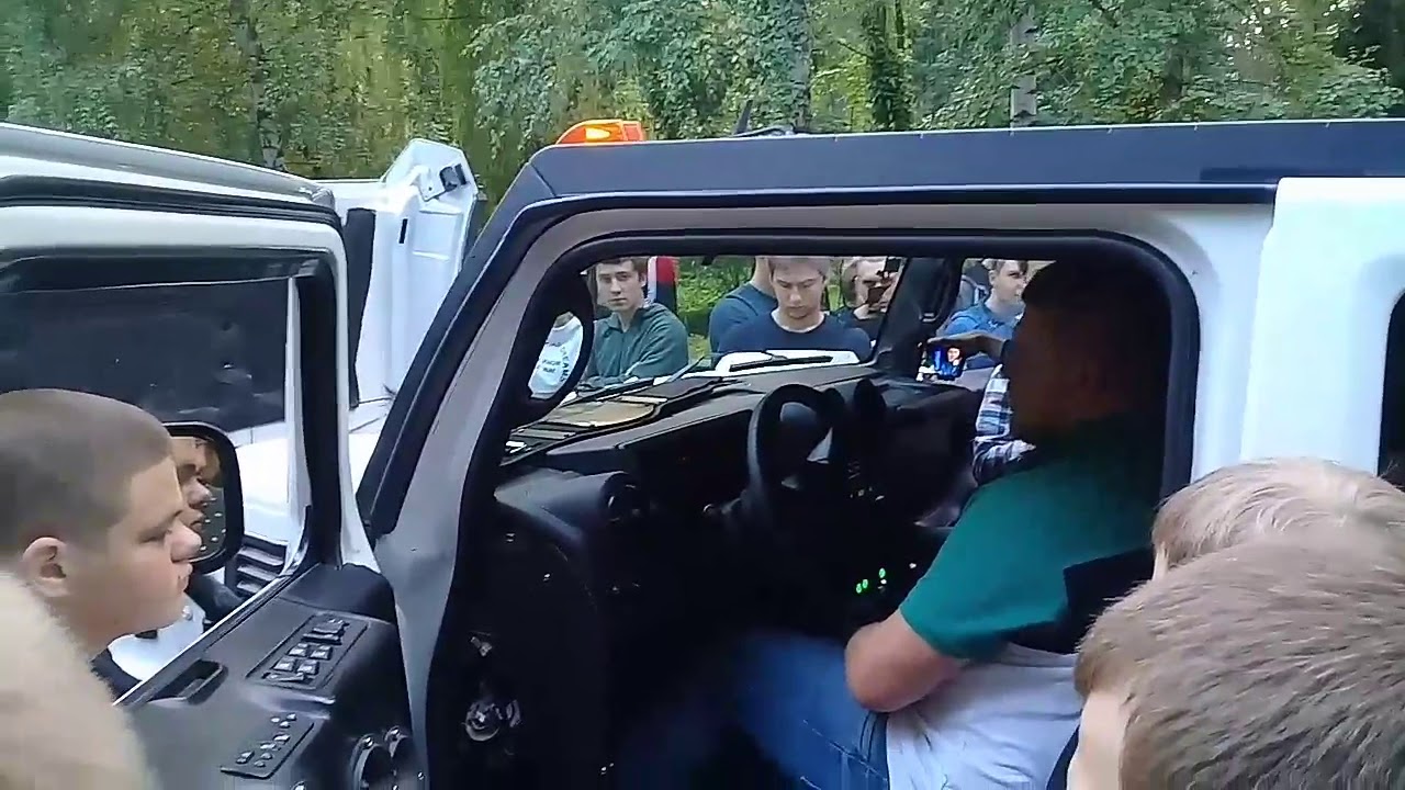 Hummer loud sound