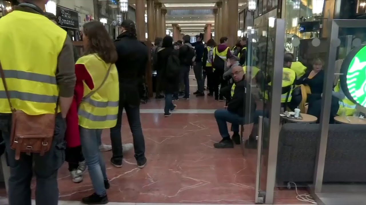 Des gilets jaunes se sont réunis dans un Starbucks des Champs-Élysées bfmtv i shot the sheriff