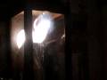 La llum de Sant Antoni il·lumina la faç del sant a la seua ermita de Bocairent
