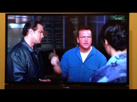 スティーブン･セガールのチンピラ撃退　映画･雷撃より１シーン