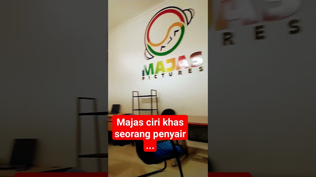 Majas ciri khas seorang penyair
