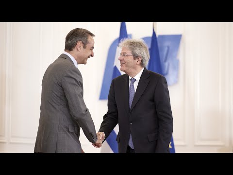 Συνάντηση του Πρωθυπουργού Κυριάκου Μητσοτάκη με τον Επίτροπο Οικονομίας της ΕΕ Paolo Gentiloni