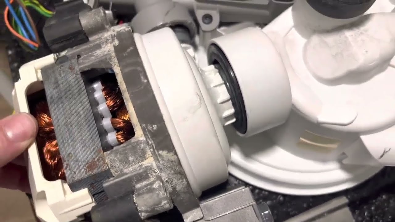 Lavavajillas siemens automatic fuga de agua en motor