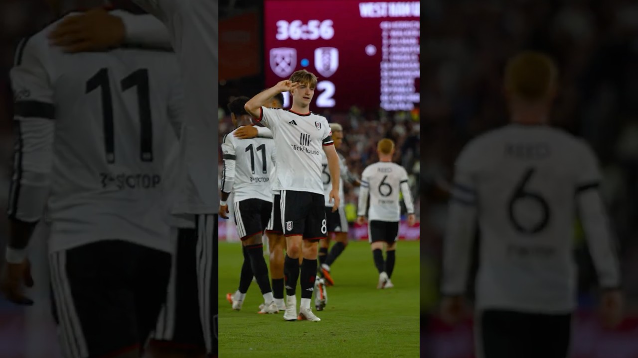 Fulham, a pie de campo en el London Stadium