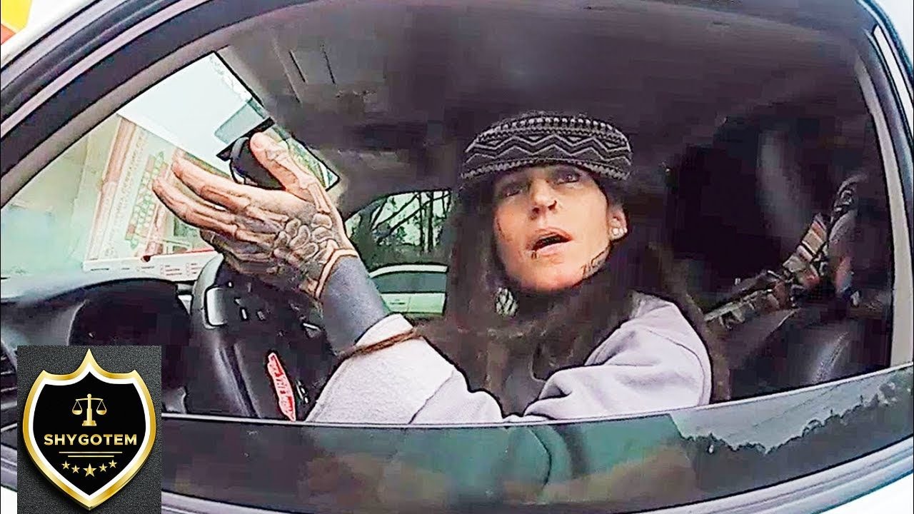 Simple Traffic Stop Turns into 3 Felony Charges - YouTube