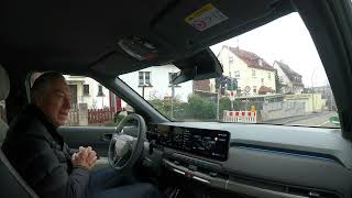 видео: KIA EV3, часть 2. Дискуссия в движении, конструктивные особенности. Лидер в категории компактных SUV картинка: KIA EV3, часть 2. Дискуссия в движении, конструктивные особенности. Лидер в категории компактных SUV