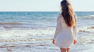 Soft Electronic by the Blue Sea – A Girl with Ocean Views | Calm Chill Vibes screenshot 1