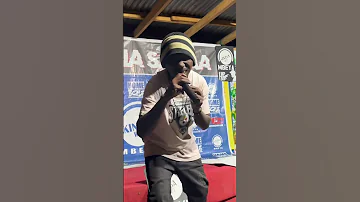 MAANGAMIZI HATARI YA MAMEN OMMY AKIFANYA KUFURU NDANI YA JUKWAA LA KINASA WAZI MBEYA NI BALAA 