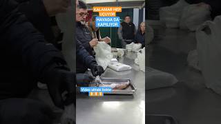 Kalamar Uçuyor, Müşteri̇ler De Havada Kapiyor.