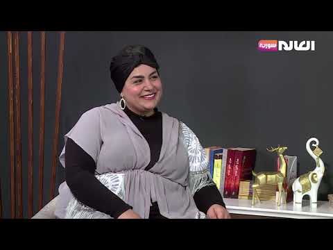 فنانة تشكيلية تبحر في عالم الحروفيات ضمن الفن التشكيلي