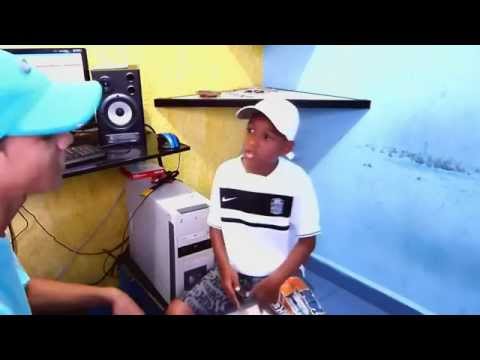 MC LON PART. MENOR DA RDC   BRASILEIRO QUE NUNCA DESISTE [CLIP OFICIAL]