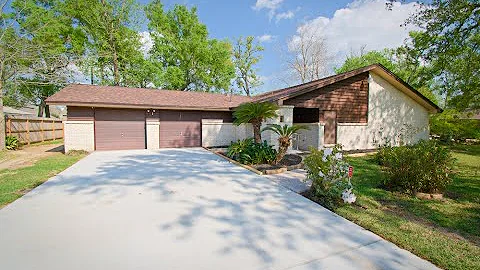 112 Crestway Dr Baytown TX