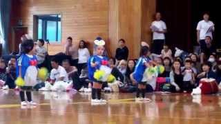 Emily - うんどかい Rocket Penguin Dance