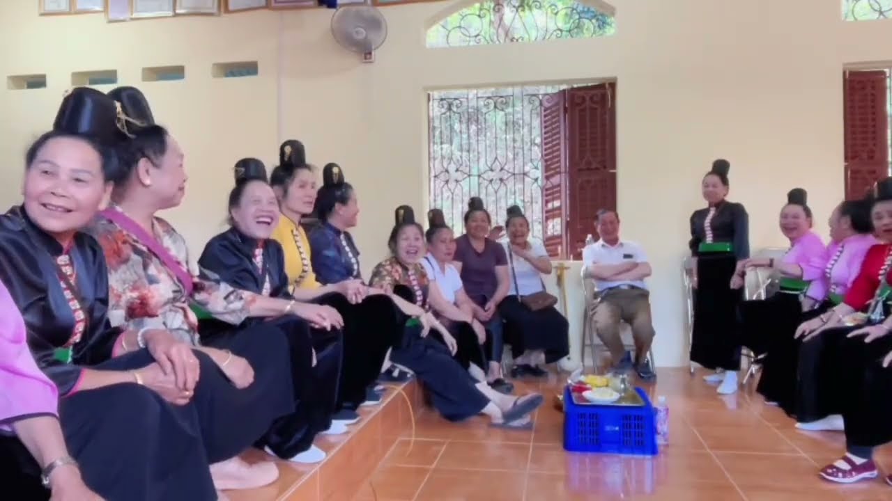 Hội câu Lạc Bộ bản phiêng tam ỉn chiêng muôn hênh tẹ Lo pi nọng ơi 