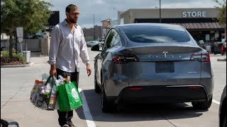 Tesla Smart Summon saves me at the grocery store
