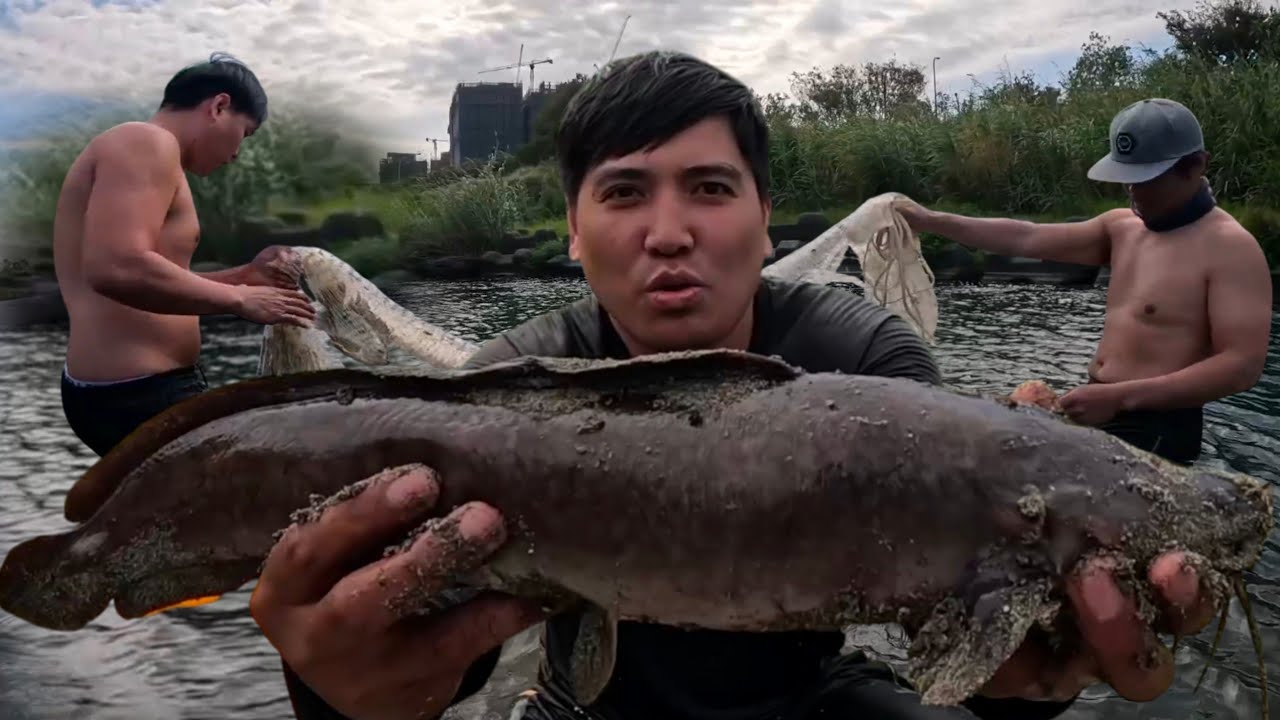 Nagkagulo Kami! Pinagtulungan Namin Ang Halimaw Na Hito