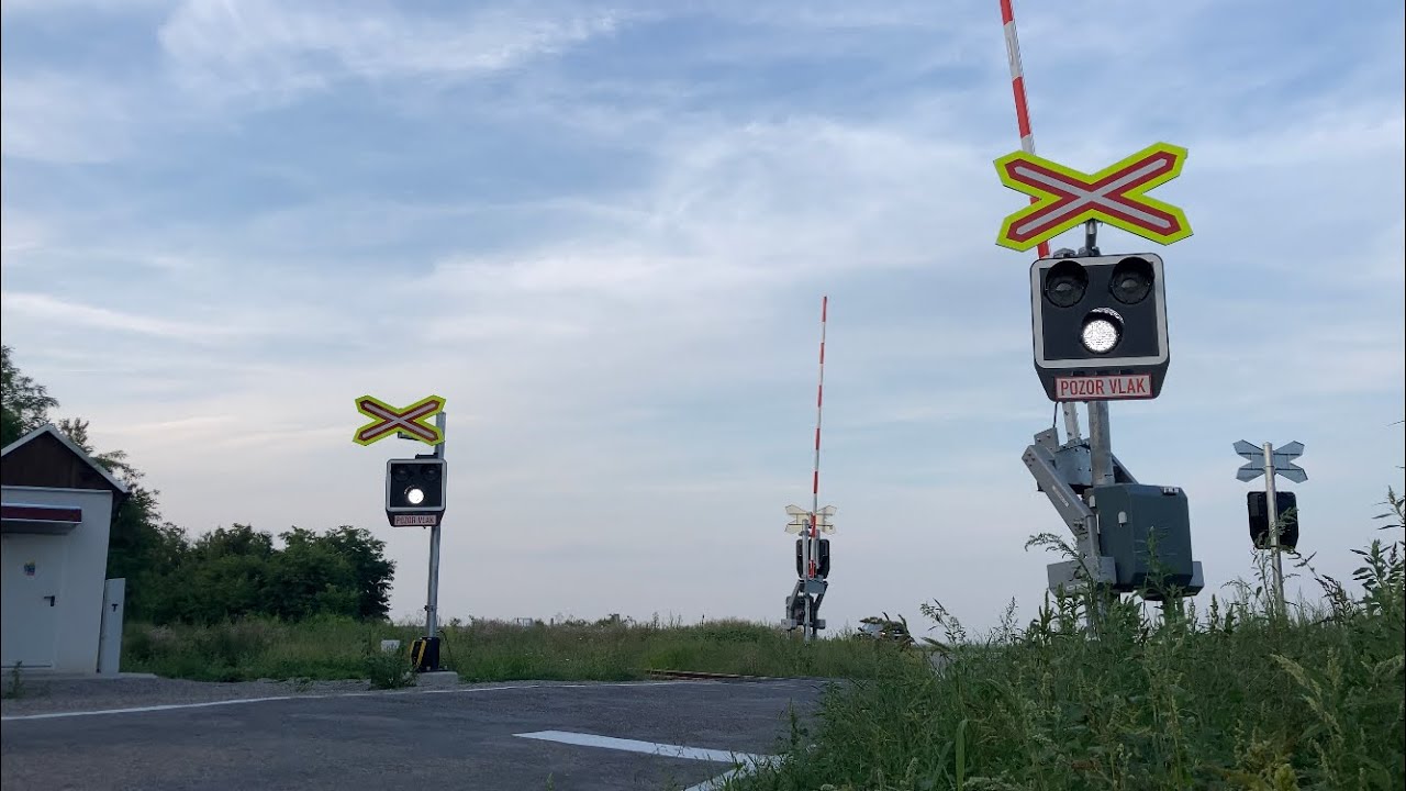 Železniční přejezd Našiměřice