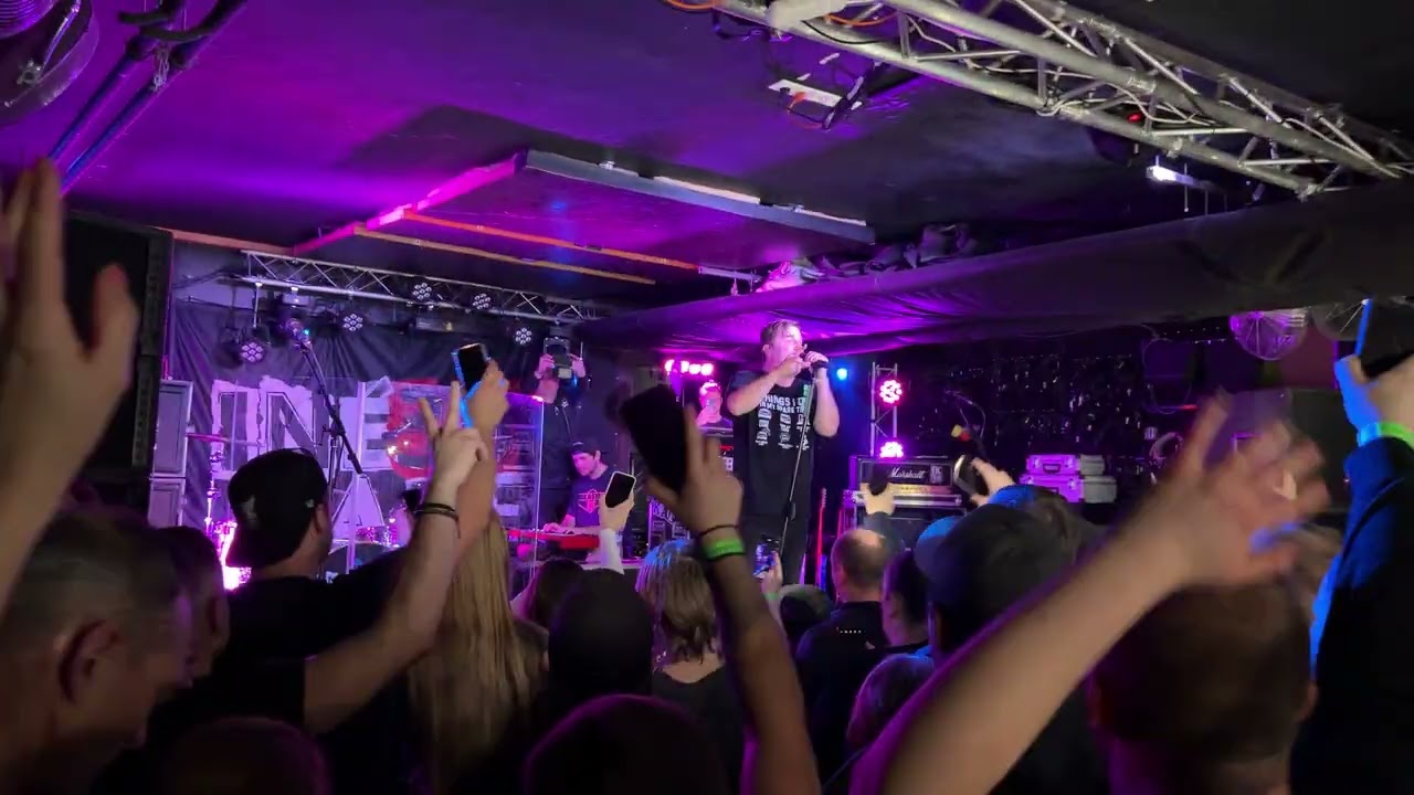 Ine Kafe - Pomôžte mi so mnou LIVE