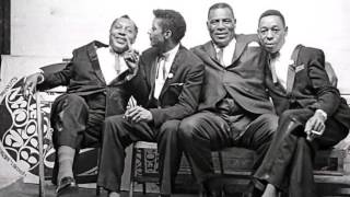 Howlin&#39; Wolf    ~   &#39;&#39;Just As Long&#39;&#39; &amp; &#39;&#39;She&#39;s Looking Good&#39;&#39; 1971