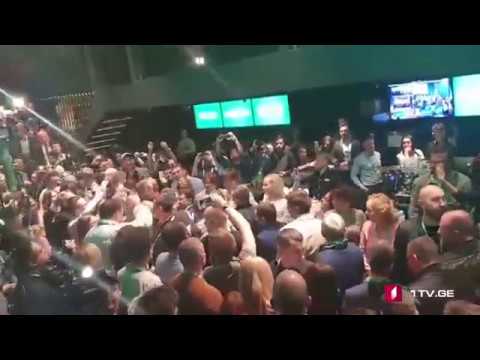 რა ხდება ვლადიმირ ზელენსკის შტაბში ეგზიტპოლის შედეგების გამოცხადების შემდეგ