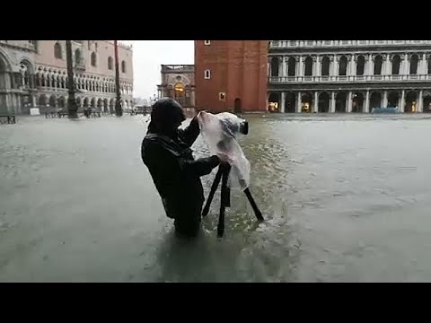 Veneza com Praça de São Marcos inundada