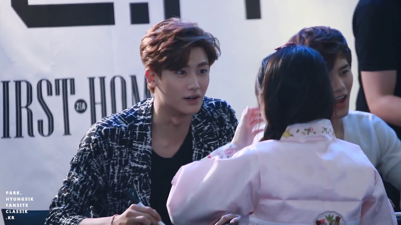 140613 박형식 ParkHyungsik 여의도 팬싸인회 : 한복 입은 귀여운 팬을 대하는 형식이의 자세