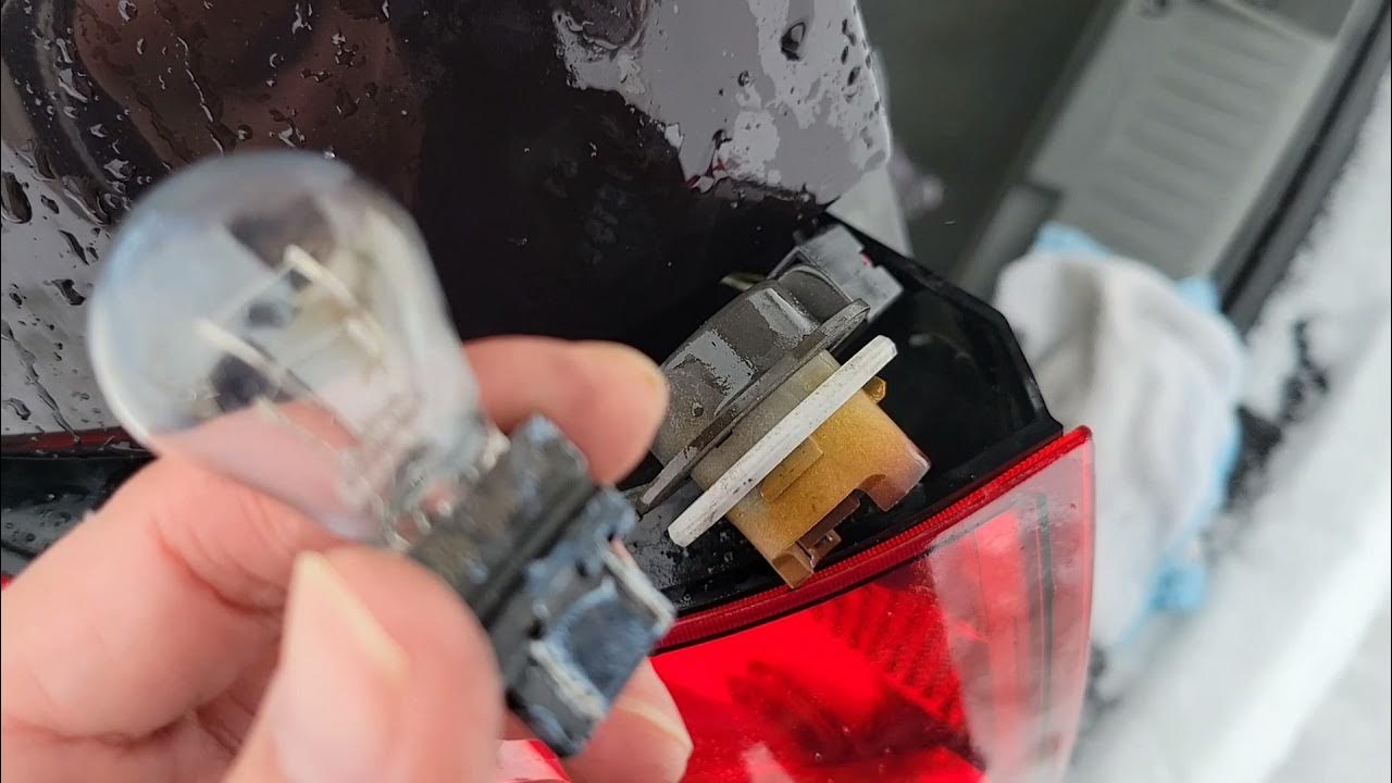 How to Change/Replace Chrysler Town & Country 2010 Rear Signal Light