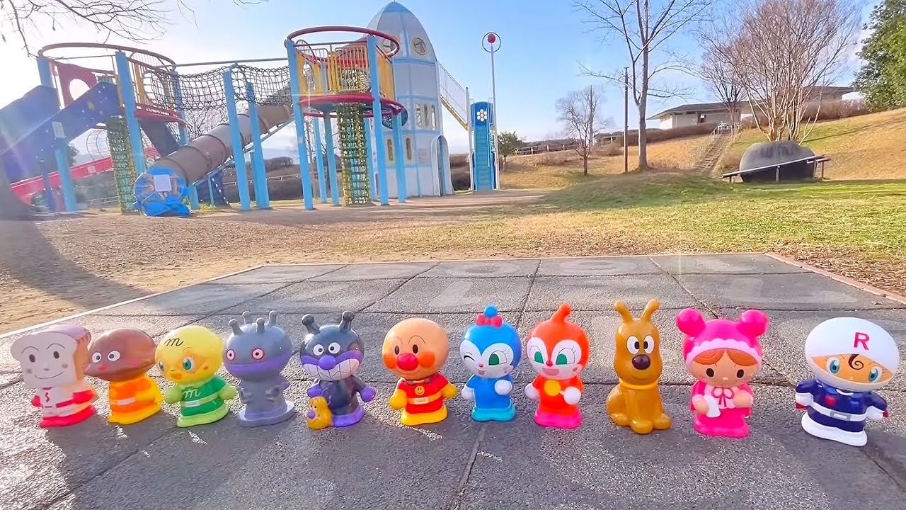 アンパンマンたちが公園でかくれんぼするよ！