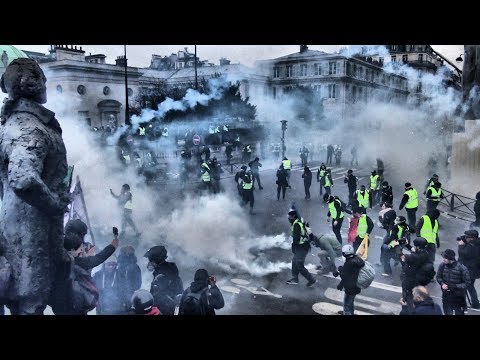 PARIS GILETS JAUNES LE COMBAT CONTINUE