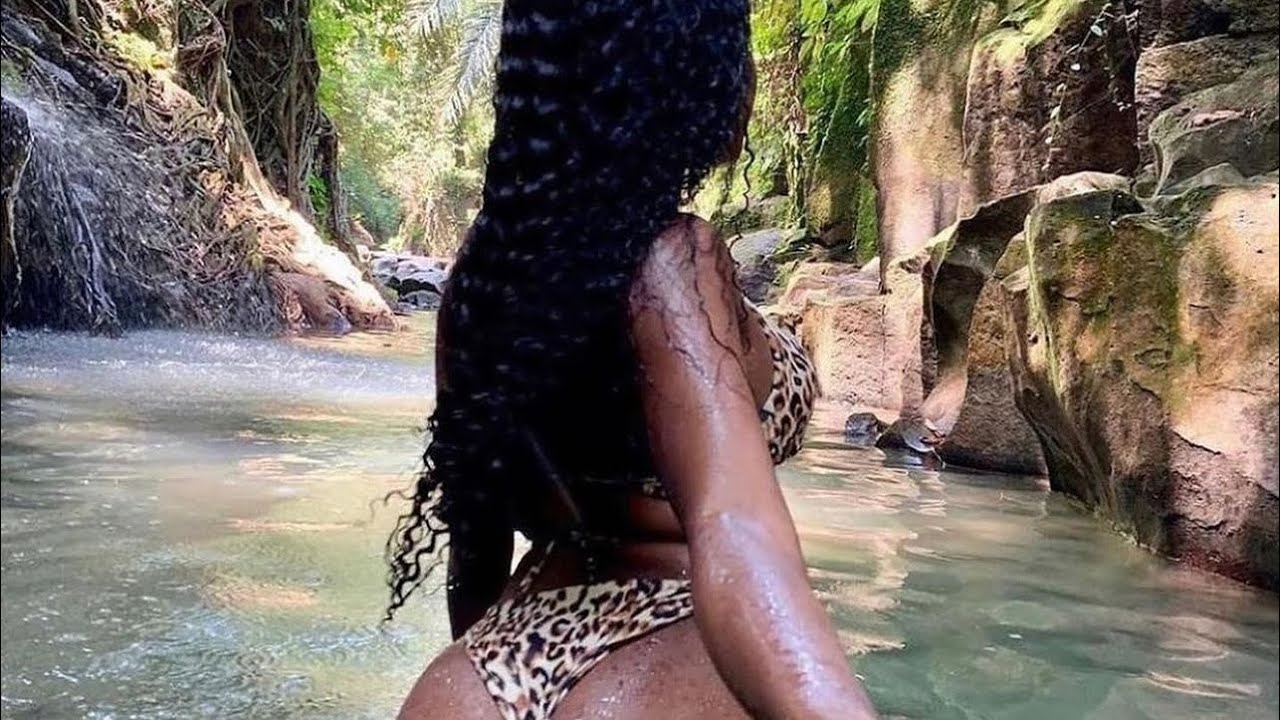 18+💌🍆-Они чувствуют, будто ты их этим гипнотизируешь🐱, так что огонь... ты увидишь, как это заста...