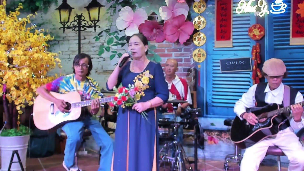 Kỷ niệm nào buồn  - Sáng tác: Hoài An  - Trình bày : Lê Thắm