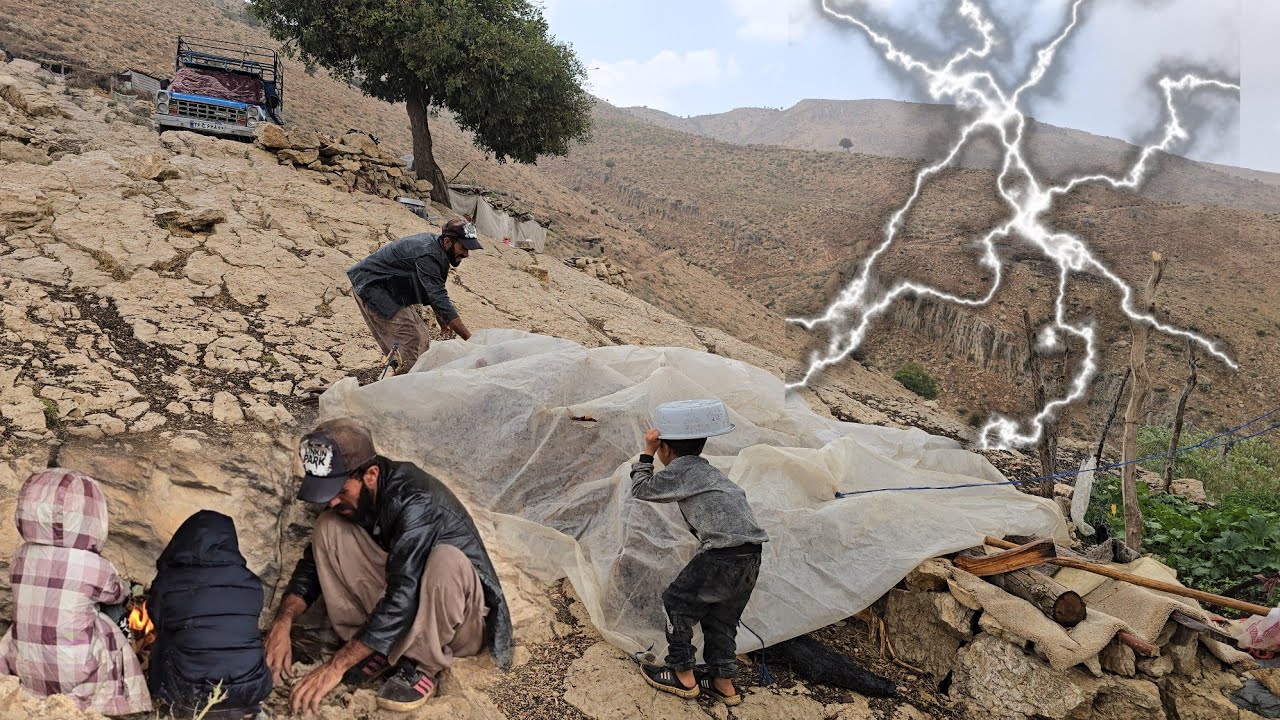 Кочевая жизнь: когда наступают дожди и штормы, кочевая семья борется за выживание.