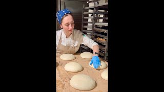 Preparing Ramadan Pide Bread at Eataly Istanbul might be the prettiest thing we’ve ever seen 🥵🔥🥰