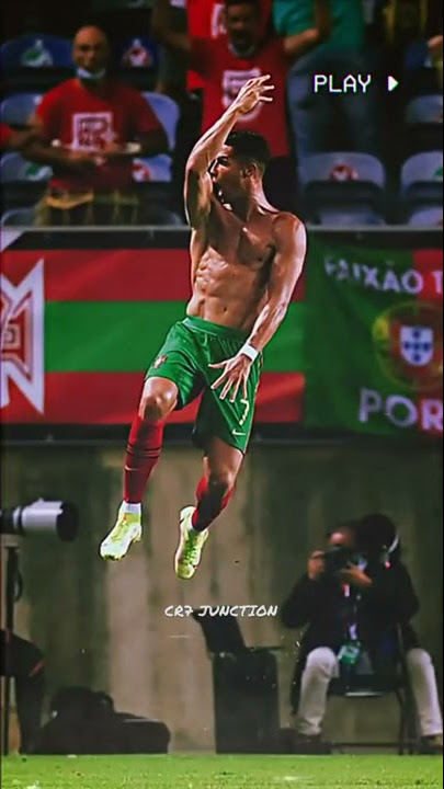 Ronaldo melepas bajunya 🔥