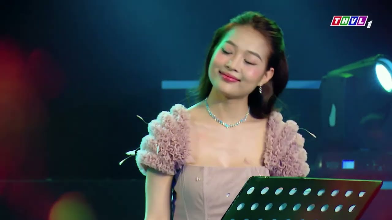 Cô gái mang GIỌNG HÁT TRONG VEO khiến Bạch Công Khanh SỐC NẶNG