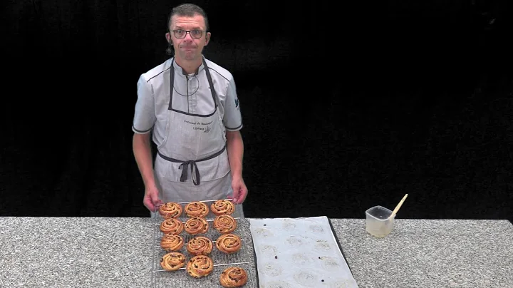 12 pains aux raisins en PLF, raliss par Christophe...