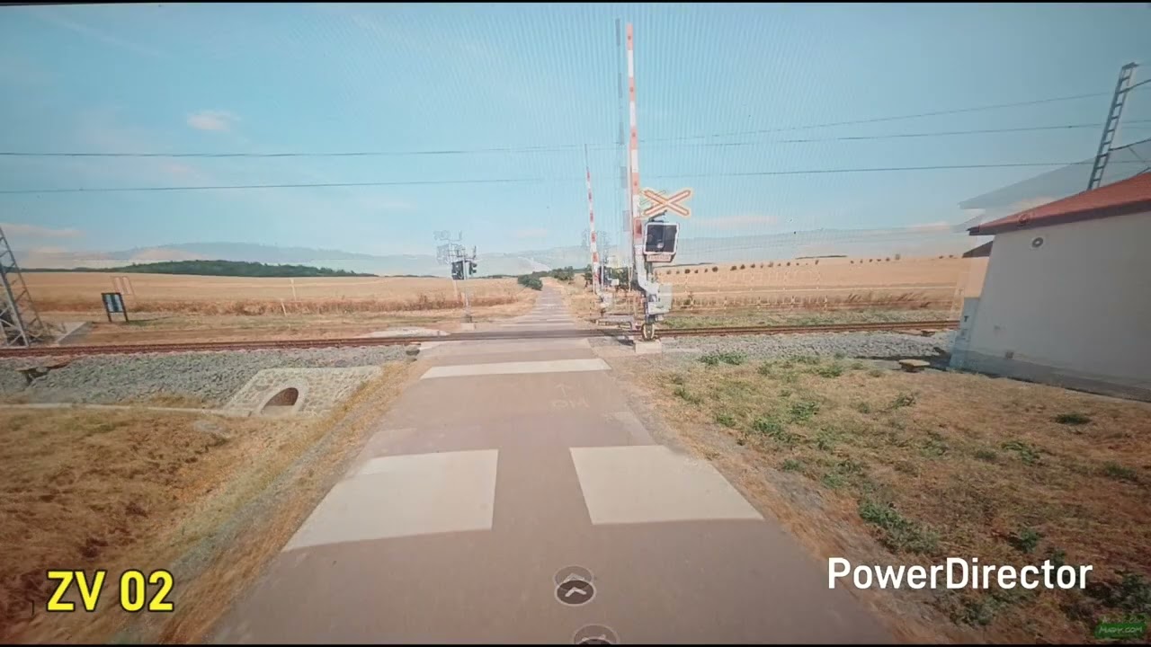 SILVESTROVSKÝ SPECIÁL 2025 ŽELEZNIČNÍ PŘEJEZDY DŘÍVE A NYNÍ 