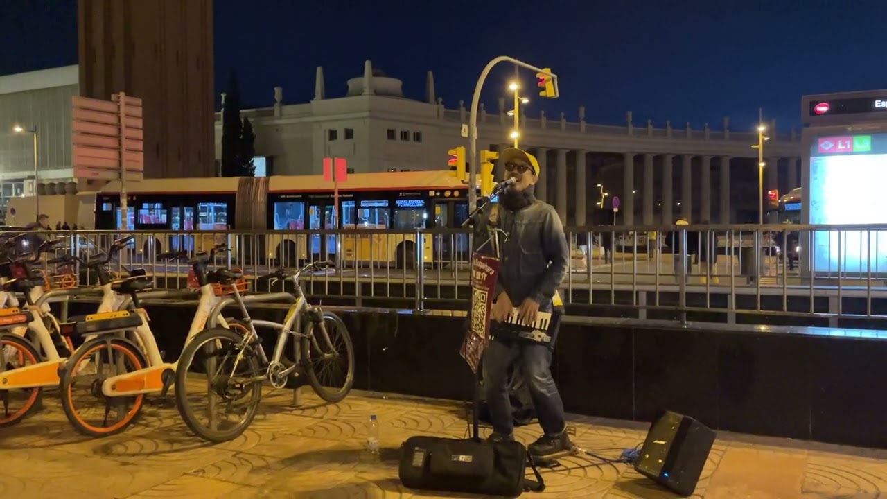 Watch Barcelona busking DAY1 "感情 Kanjyo" on YouTube Watch Barcelona busking DAY1 "感情 Kanjyo" on YouTube