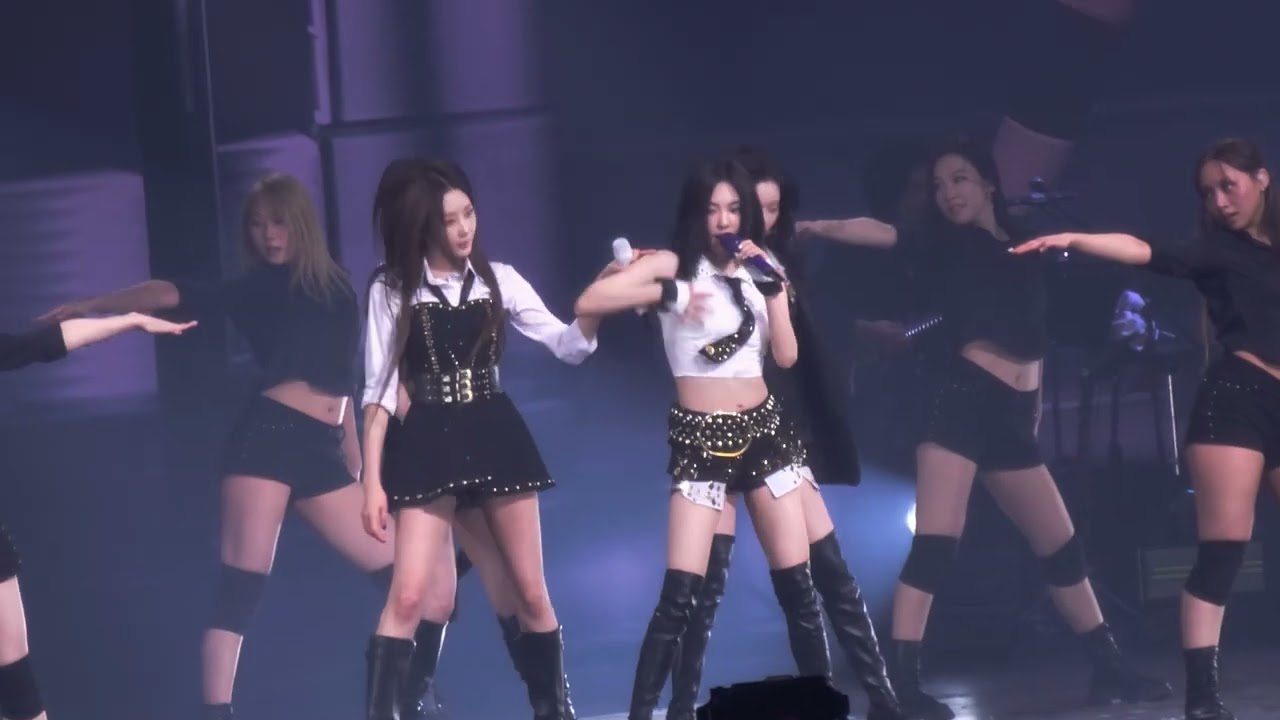 [4K 30p] aespa Whiplash - SYNK aeXIS LINE in Hong Kong Day 1