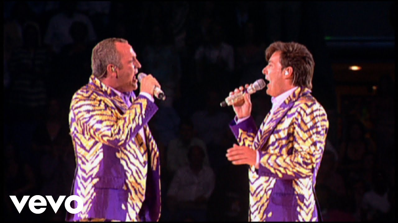 De Toppers It S Raining Men Youtube