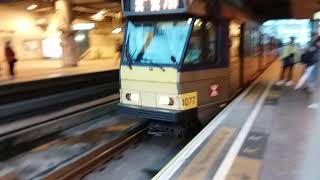 [最後歲月3]輕鐵751輕鐵日本川崎重工業列車1077/1201駛入屯門站二號月台(505往三聖方向,507往屯門碼頭方向,751往友愛方向)
