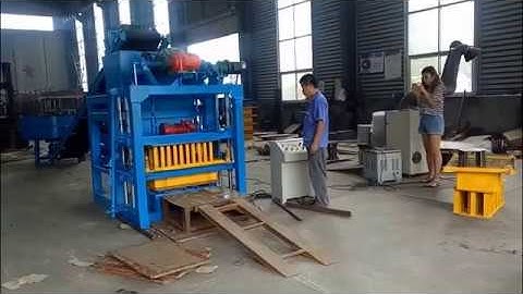 Machine de blocs béton QT4 28 hollow block making machine