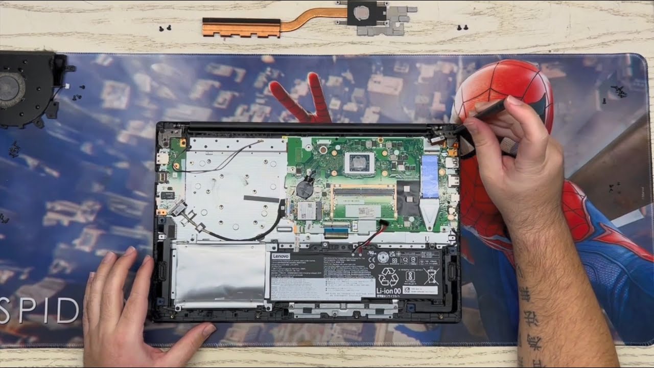 Notebook Cleaning 04  - Lenovo V15 G2