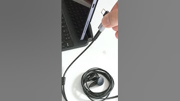 Plug the USB-C adapter into the iPad after connecting the splitter and mic-less earphones #shorts