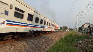 CC 201 26R CN ft KA Tawang Jaya Rangkaian Panjang