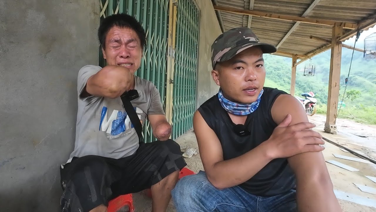 Saib Tag Thiaj Paub Vim Li Cas Tus Txiv Ntxawm Ho Tu Ob Sab Tes Tag Lawm Tuv Siab Heev / Tsim Nuj TV