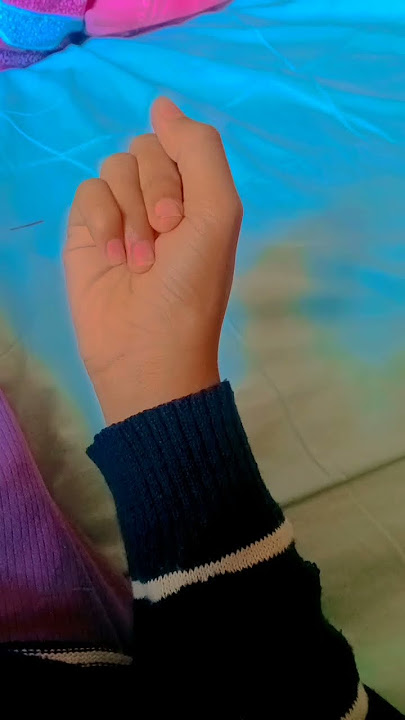 nah loh ilang jari telunjuk nya....