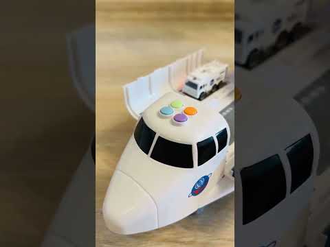 Дитяча іграшка космічний музичний шатл паркування з астронавтами, іграшка для хлопчиків космічний корабель, видео 1